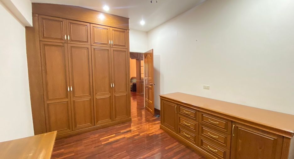 For rent 3 bedrooms house in San Sai, Chiang Mai