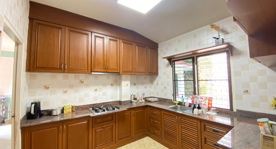 For rent 3 bedrooms house in San Sai, Chiang Mai