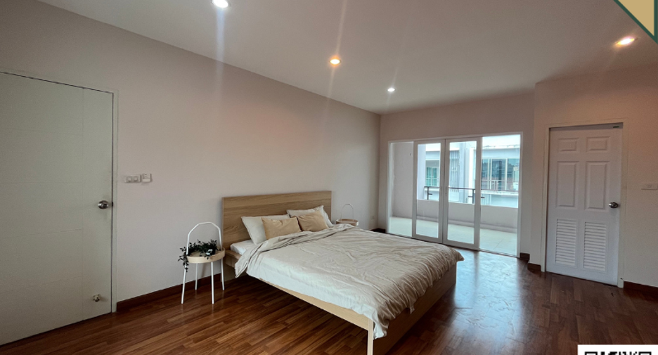 For sale 3 bedrooms townhouse in Suan Luang, Bangkok