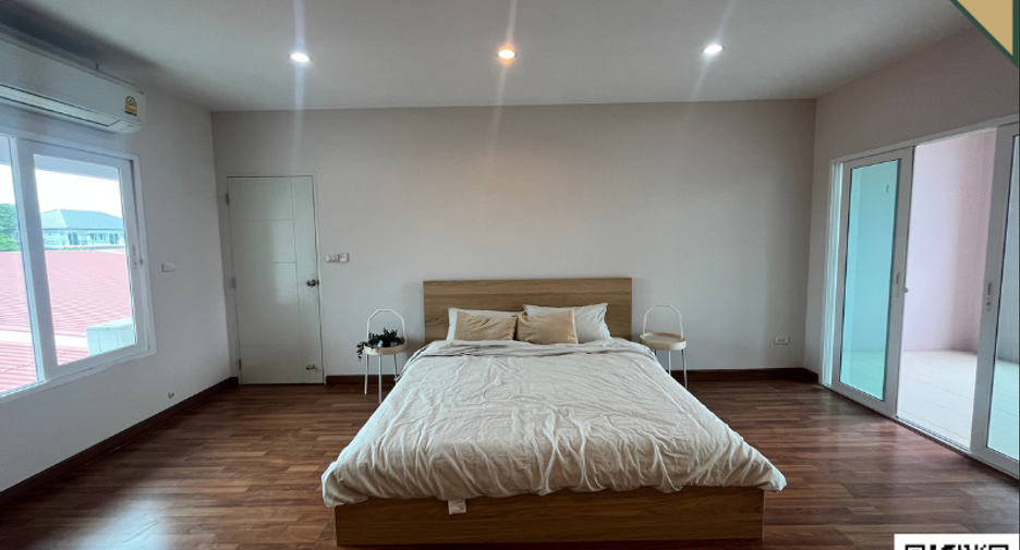 For sale 3 bedrooms townhouse in Suan Luang, Bangkok