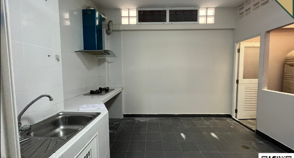For sale 3 bedrooms townhouse in Suan Luang, Bangkok