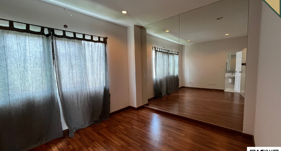 For sale 3 bedrooms townhouse in Suan Luang, Bangkok