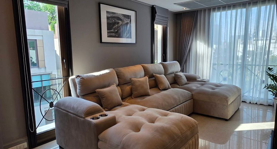 For sale 2 ベッドルーム condo in Yan Nawa, Bangkok