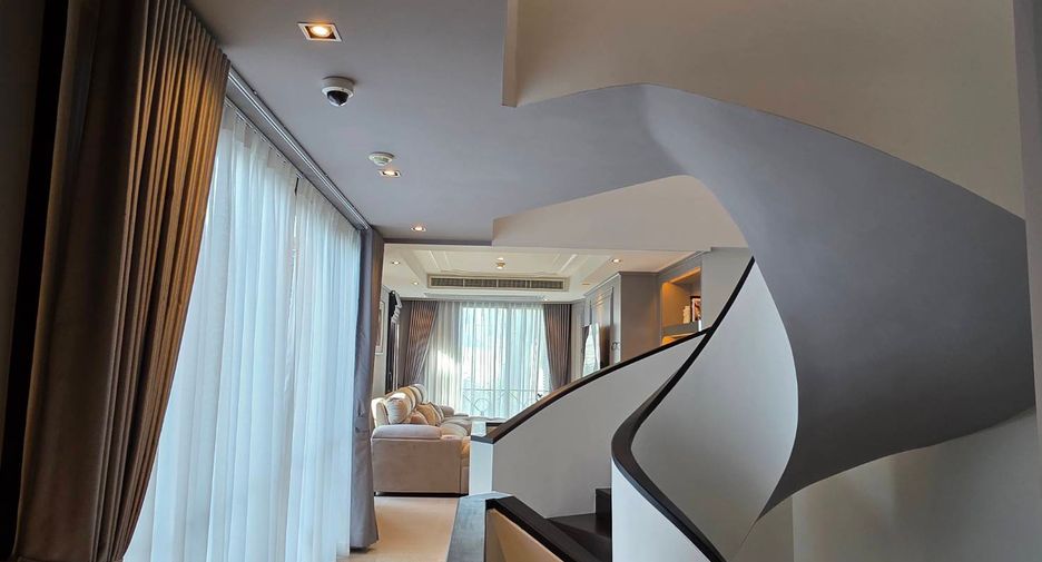 For sale 2 ベッドルーム condo in Yan Nawa, Bangkok