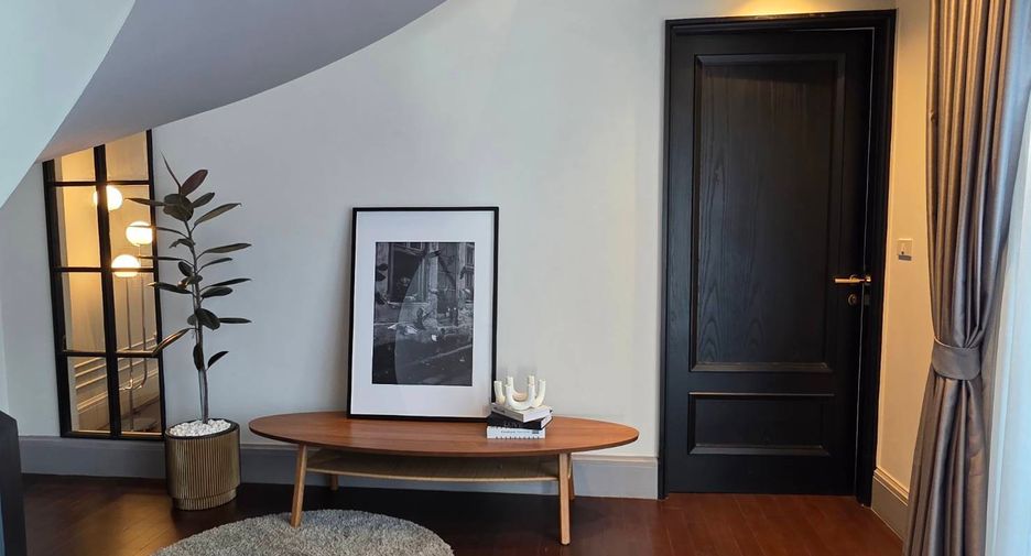 For sale 2 ベッドルーム condo in Yan Nawa, Bangkok