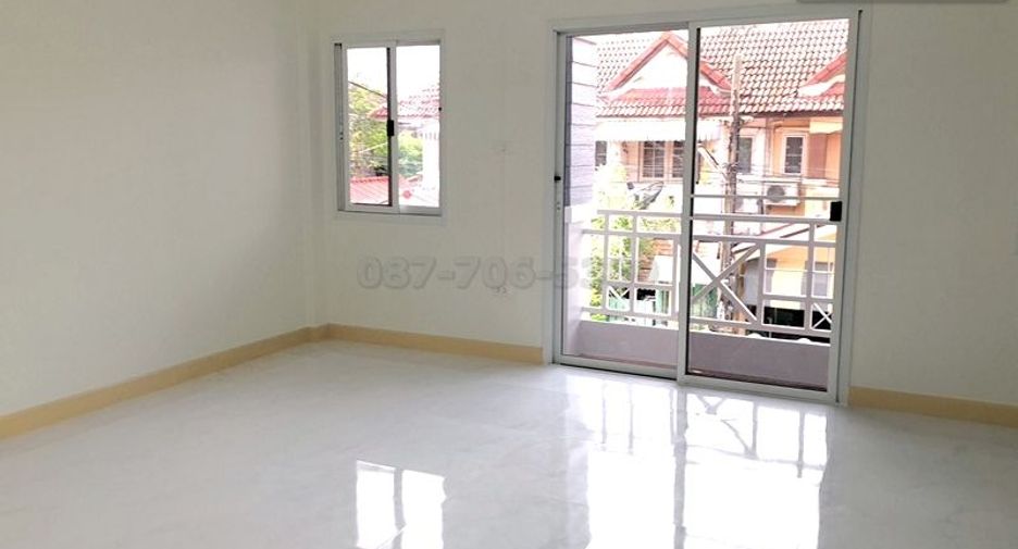 For sale 3 bedrooms townhouse in Khlong Sam Wa, Bangkok