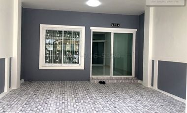 Продажа 3 спальни таунхаус в Кхлонг Сам Ща, Бангкок