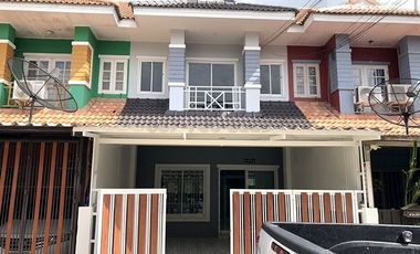 Продажа 3 спальни таунхаус в Кхлонг Сам Ща, Бангкок