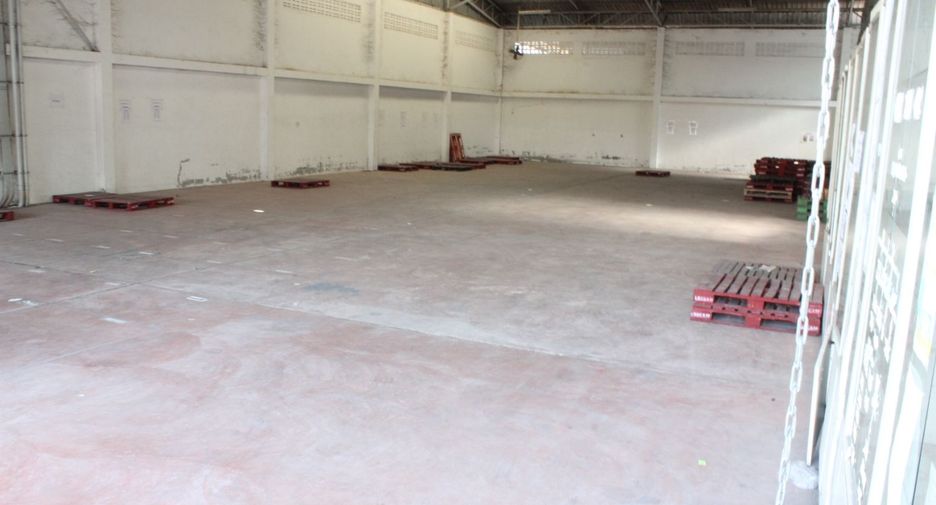 For rent warehouse in Mueang Chiang Mai, Chiang Mai