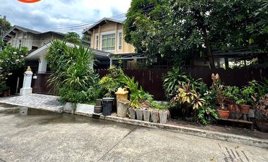 For sale 6 bed house in Bang Kapi, Bangkok