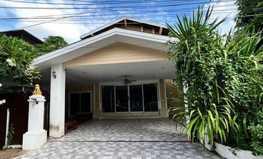 For sale 6 bed house in Bang Kapi, Bangkok