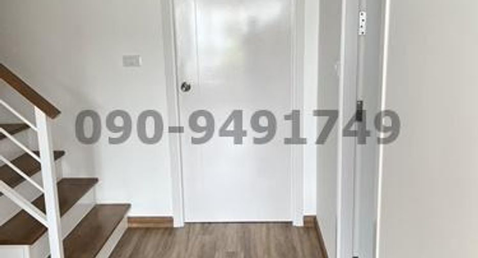 For rent 4 bedrooms house in Bang Kapi, Bangkok
