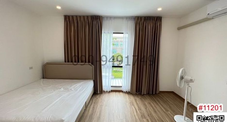 For rent 4 bedrooms house in Bang Kapi, Bangkok