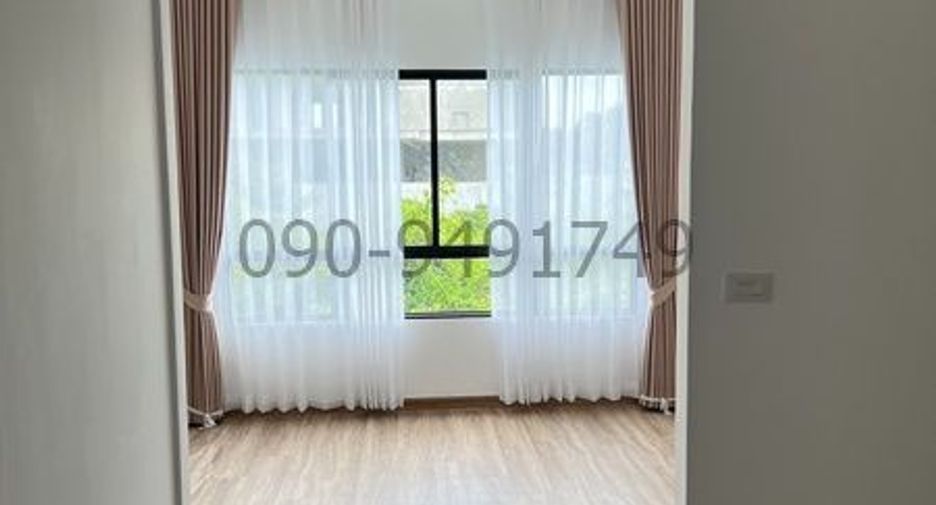 For rent 4 bedrooms house in Bang Kapi, Bangkok