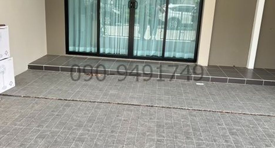 For rent 4 bedrooms house in Bang Kapi, Bangkok
