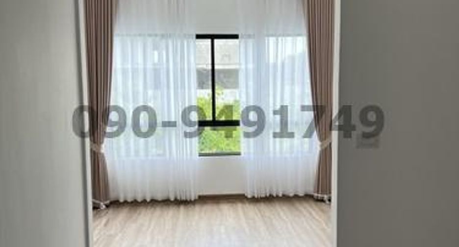 For rent 4 bedrooms house in Bang Kapi, Bangkok