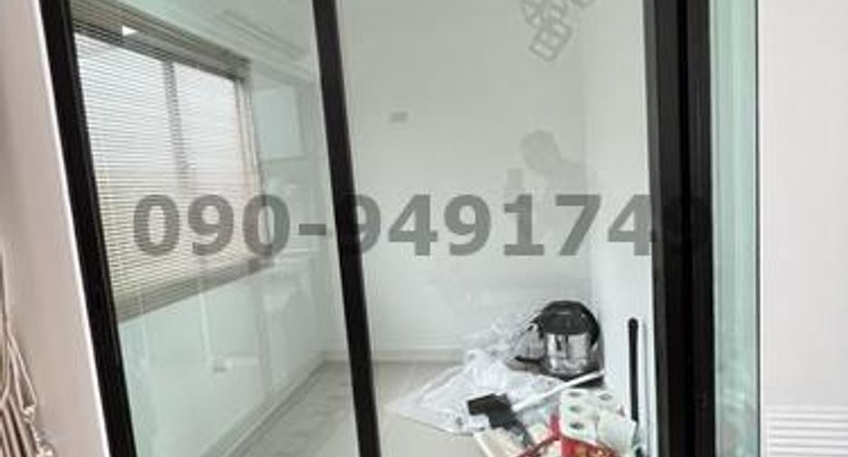 For rent 4 bedrooms house in Bang Kapi, Bangkok