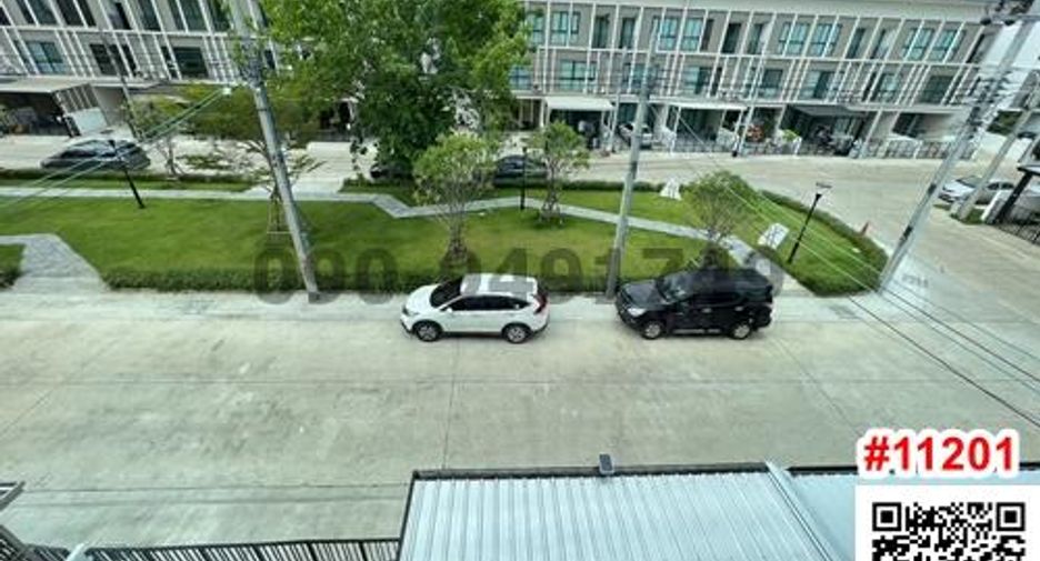 For rent 4 bedrooms house in Bang Kapi, Bangkok