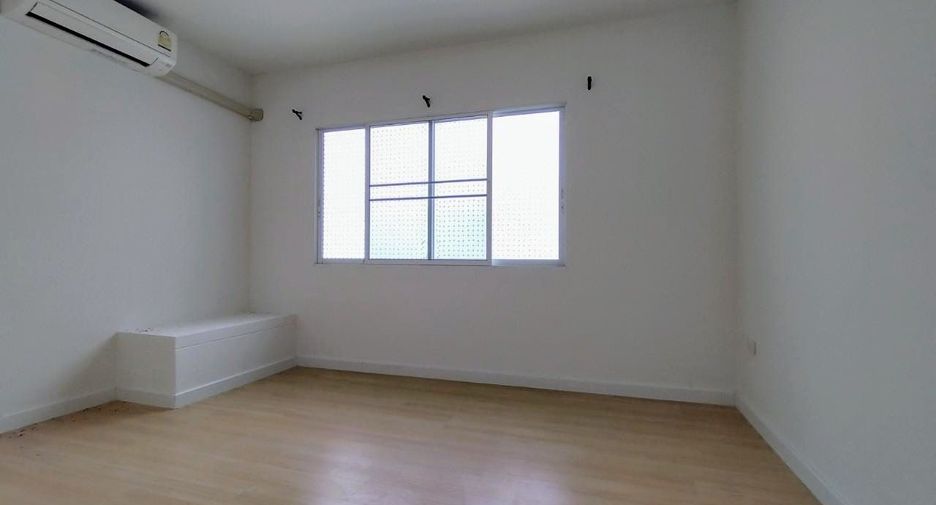 For sale 2 bedrooms townhouse in Bang Phli, Samut Prakan