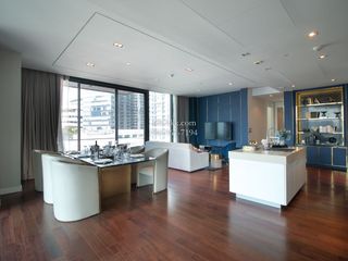 For rent 2 bed condo in Khlong Toei, Bangkok