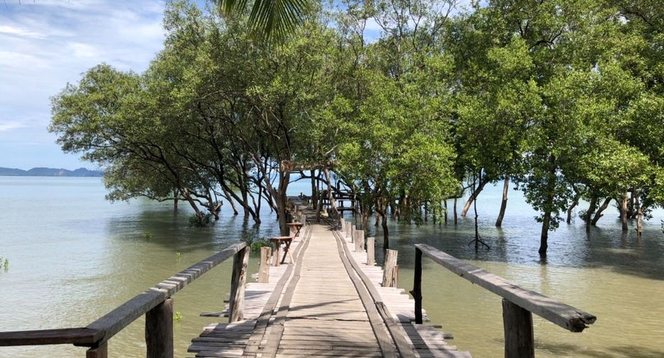 For rent and for sale 10 bed retail Space in Mueang Krabi, Krabi