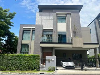 For rent and for sale 4 bed house in Phra Khanong, Bangkok
