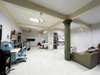For sale 5 bedrooms retail Space in Khlong Toei, Bangkok