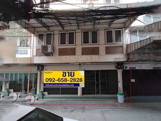 For sale 5 bedrooms retail Space in Khlong Toei, Bangkok