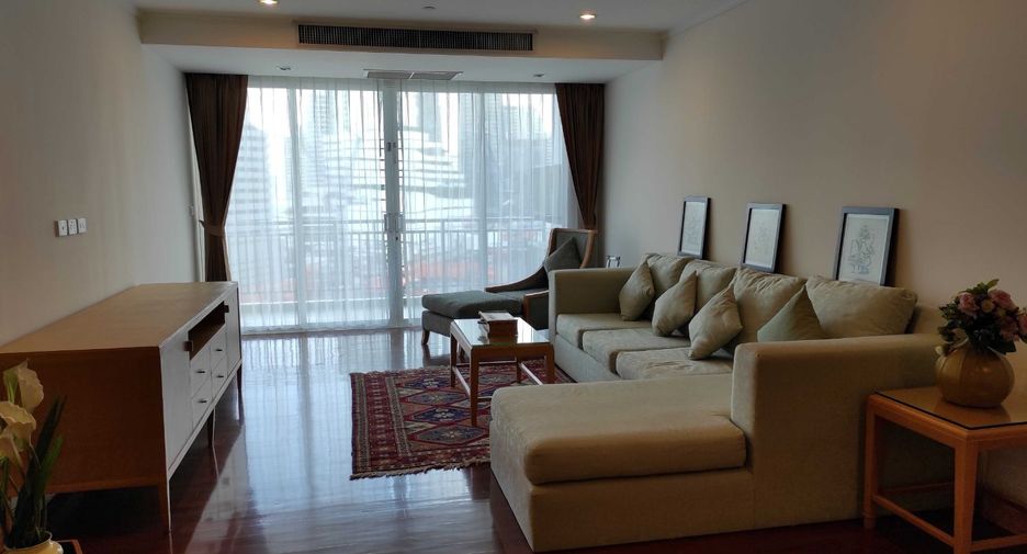 Condo en alquiler de 3 habitaciones en Khlong Toei, Bangkok