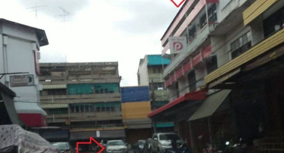 For sale 5 bed retail Space in Taphan Hin, Phichit