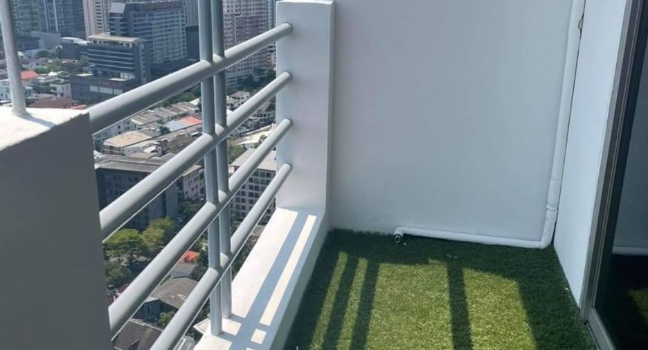 Wohnung zur Miete und zum Kauf mit 3 Zimmer in Khlong Toei, Bangkok