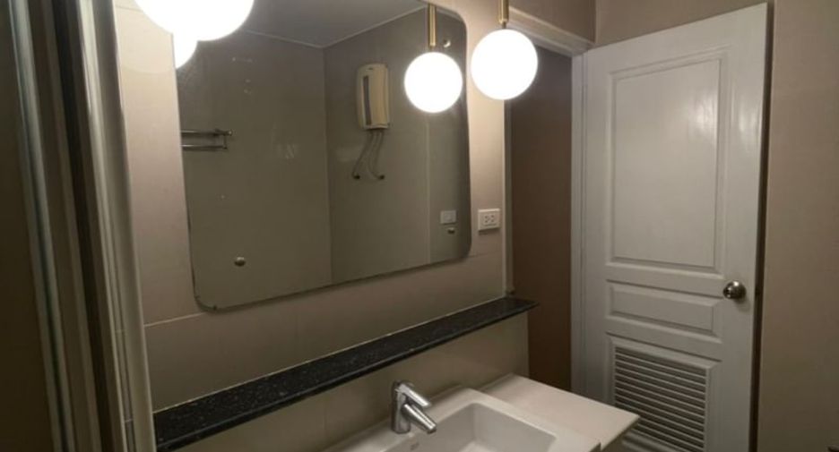 Wohnung zur Miete und zum Kauf mit 3 Zimmer in Khlong Toei, Bangkok