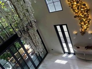 Casa en alquiler y en venta de 4 habitaciones en Watthana, Bangkok