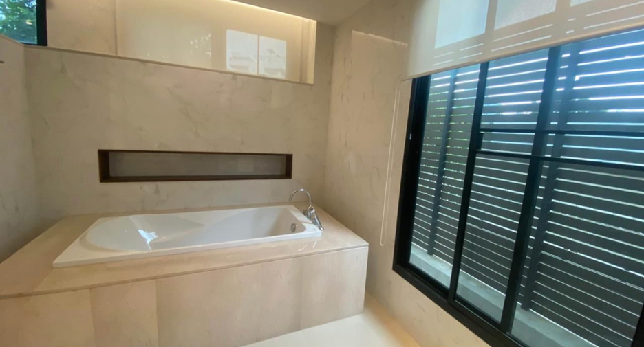 For rent 3 bedrooms house in Watthana, Bangkok
