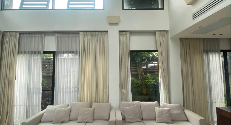 For rent 3 bedrooms house in Watthana, Bangkok