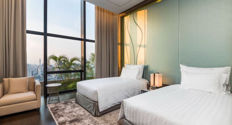 For rent 3 bedrooms apartment in Khlong Toei, Bangkok