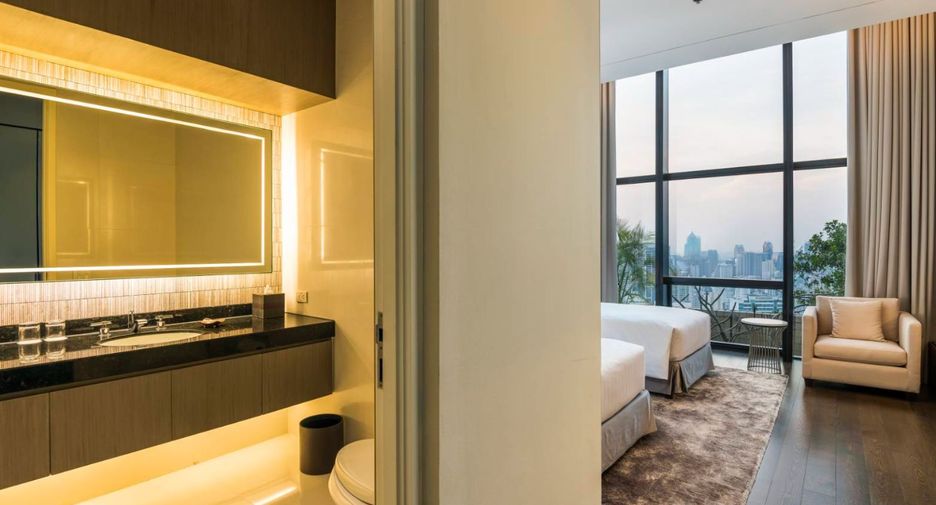 For rent 3 bedrooms apartment in Khlong Toei, Bangkok