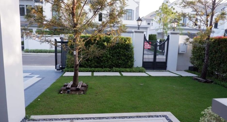 For rent 4 bedrooms house in Mueang Samut Prakan, Samut Prakan