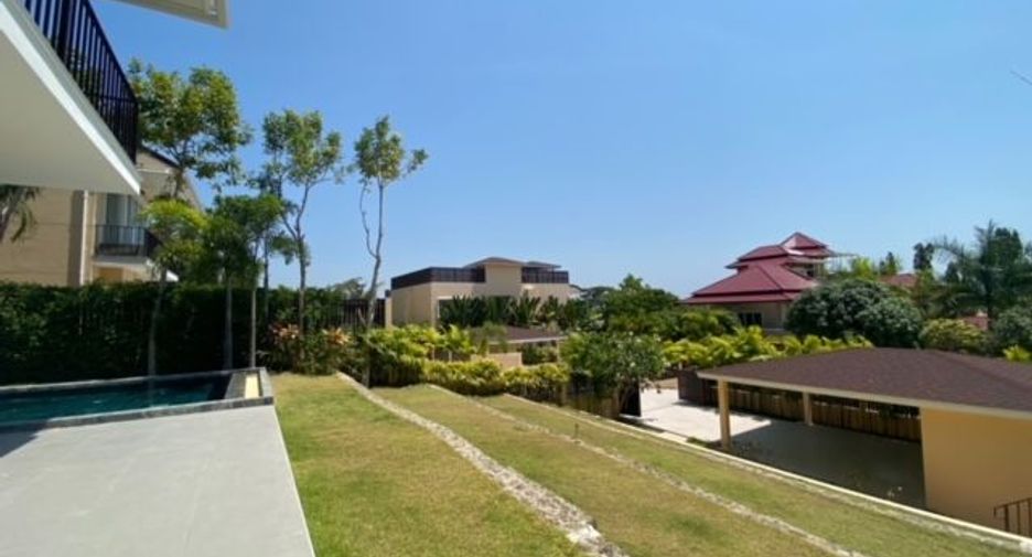 For sale 4 bedrooms villa in Mueang Phuket, Phuket