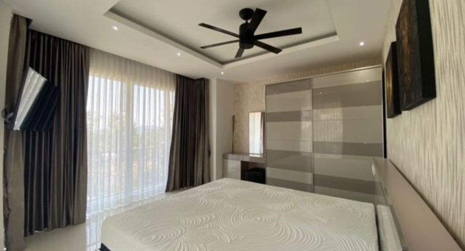 For sale 4 bedrooms villa in Mueang Phuket, Phuket
