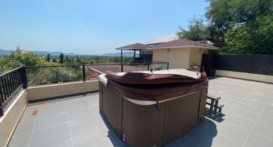 For sale 4 bedrooms villa in Mueang Phuket, Phuket