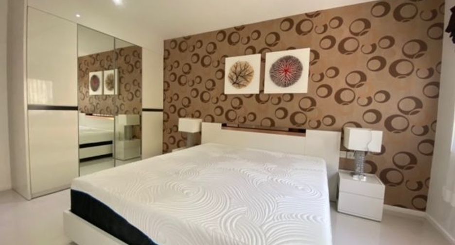 For sale 4 bedrooms villa in Mueang Phuket, Phuket