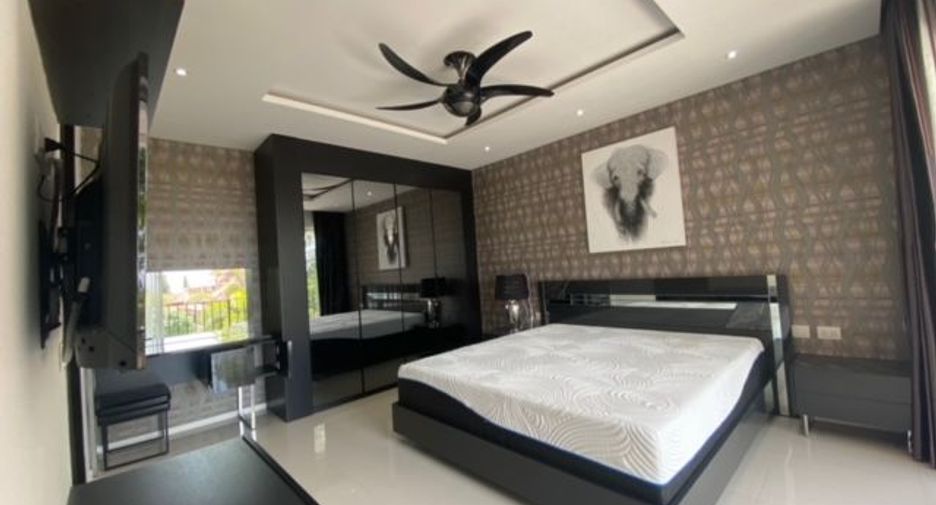 For sale 4 bedrooms villa in Mueang Phuket, Phuket