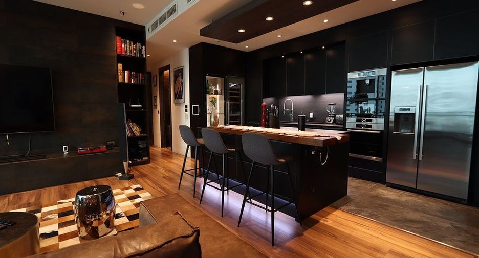 For sale 3 bedrooms condo in Watthana, Bangkok