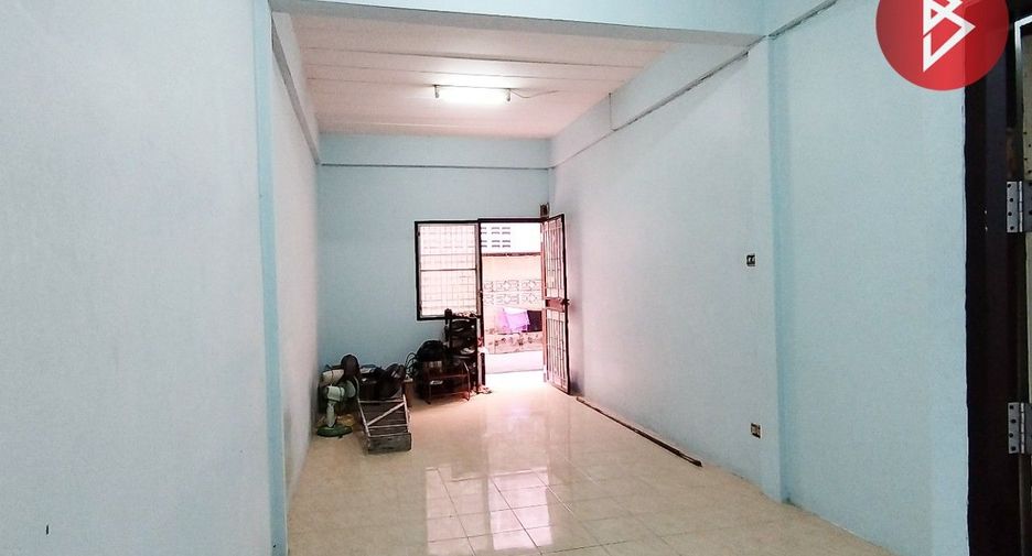 For sale 10 bed apartment in Lam Luk Ka, Pathum Thani