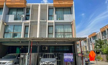 For sale 3 bed apartment in Khlong Sam Wa, Bangkok
