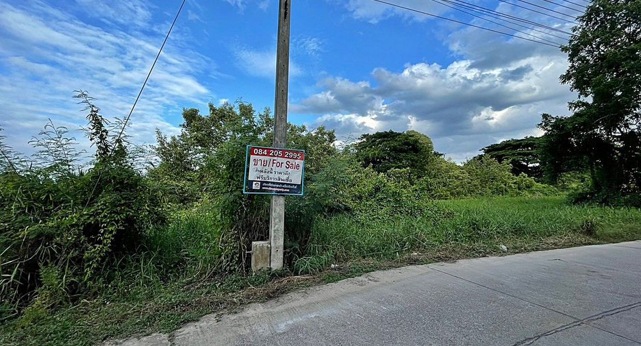 Terreno en venta en Sam Phran, Nakhon Pathom