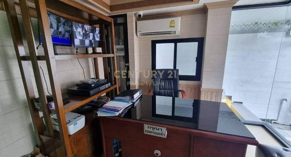 For sale 1 bed retail Space in Lat Krabang, Bangkok