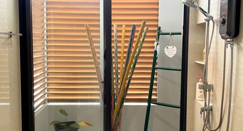 For rent 3 bedrooms townhouse in Suan Luang, Bangkok