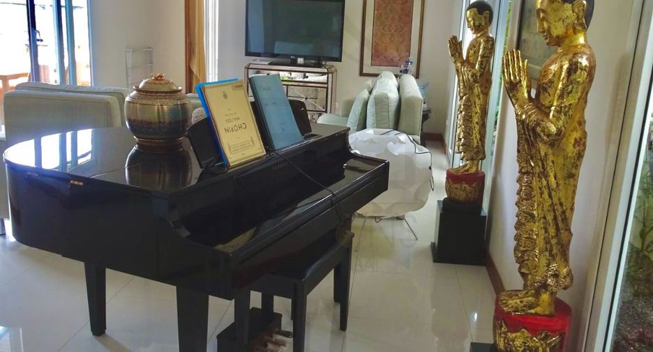For rent 2 bedrooms villa in Mueang Phuket, Phuket